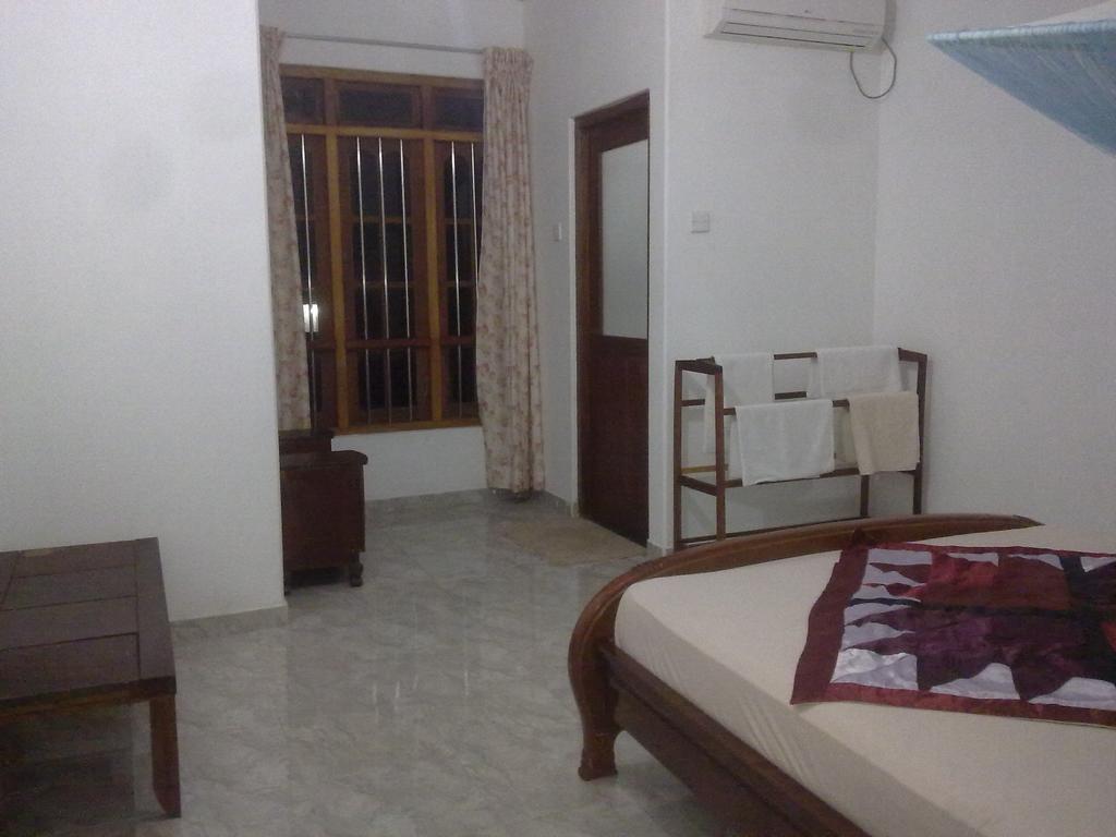 Hotel Sea Front Hikkaduwa Habitación foto
