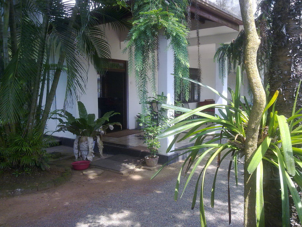 Hotel Sea Front Hikkaduwa Exterior foto