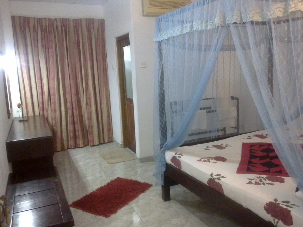 Hotel Sea Front Hikkaduwa Exterior foto
