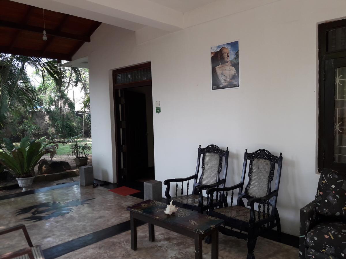 Hotel Sea Front Hikkaduwa Exterior foto